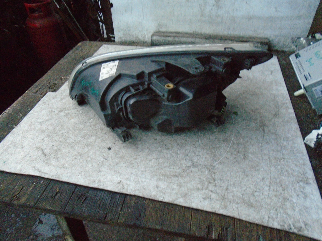 FORD FOCUS 2009 MK2 OSF FRONT DRIVER SIDE HEADLIGHT HEADLAMP