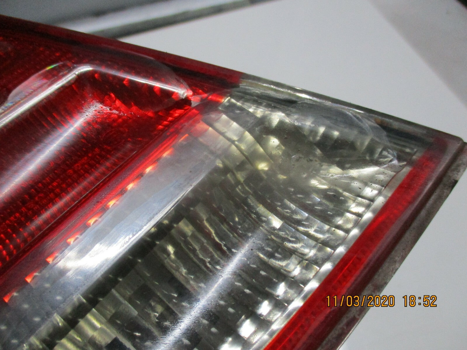 MERCEDES E CLASS 2001 2 X PASSENGER DRIVER REAR INNER BOOT LID TAILGATE LIGHT