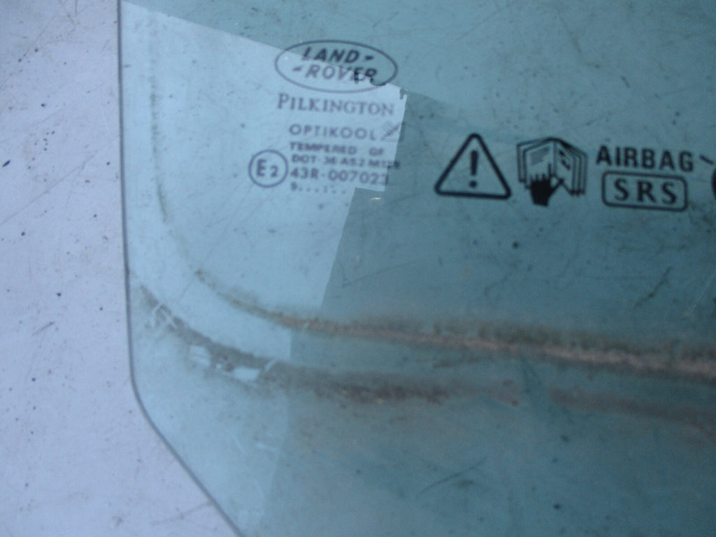 LAND ROVER 2000 OSF DRIVER SIDE FRONT WINDOW GLASS
