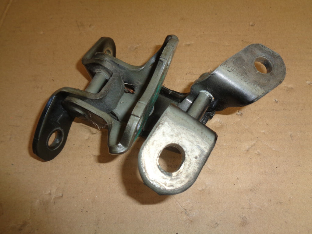 PEUGEOT 108 TOYOTA AYGO CITROEN C1 2014-2020 NSF PASSENGER FRONT SIDE DOOR HINGE
