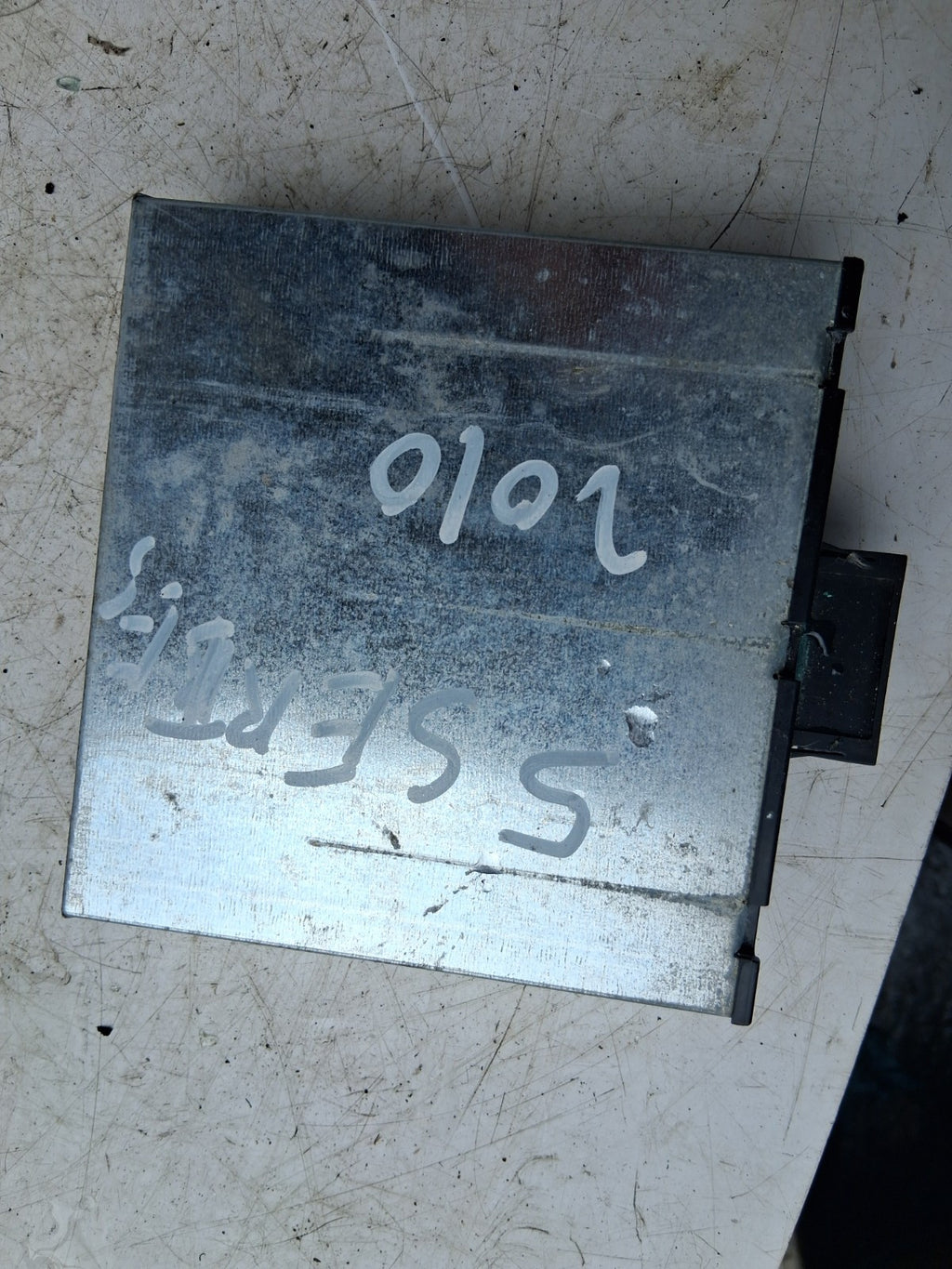 2014 BMW 5 SERIES F10 VOLTAGE CONVERTER ECU 9233143
