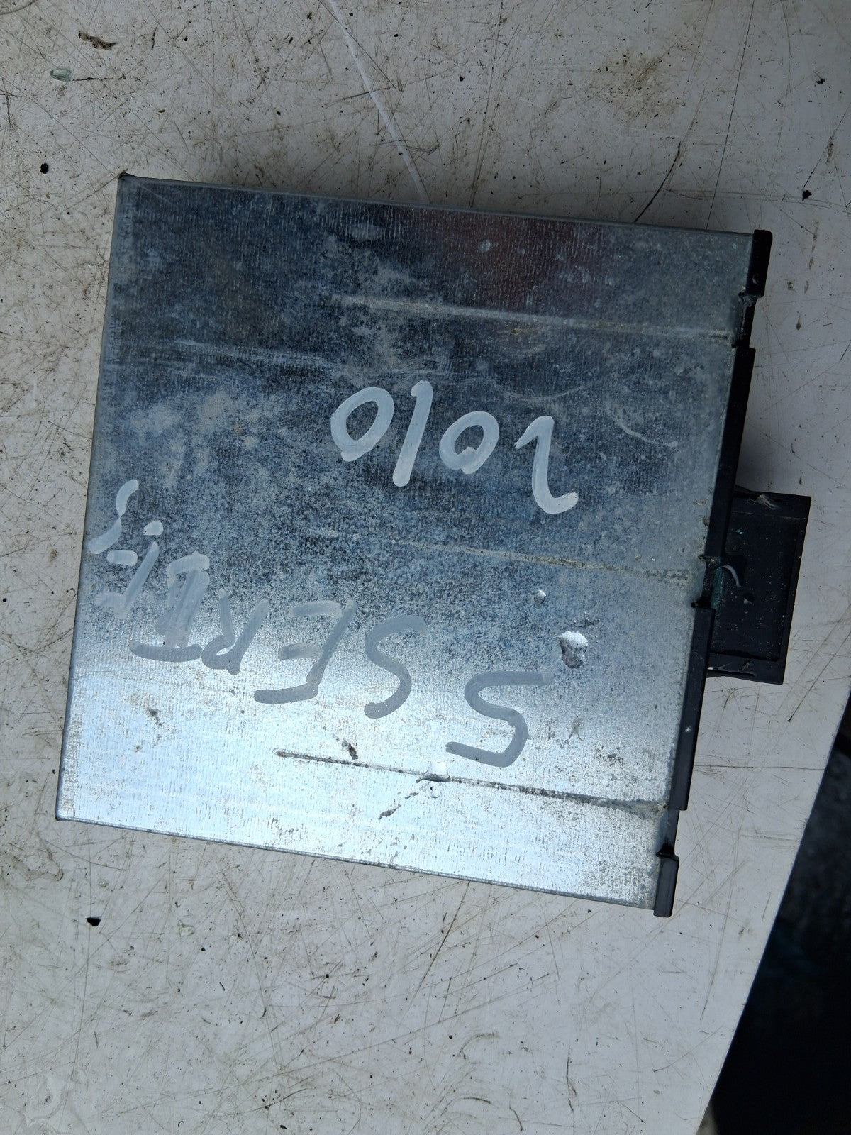 2014 BMW 5 SERIES F10 VOLTAGE CONVERTER ECU 9233143