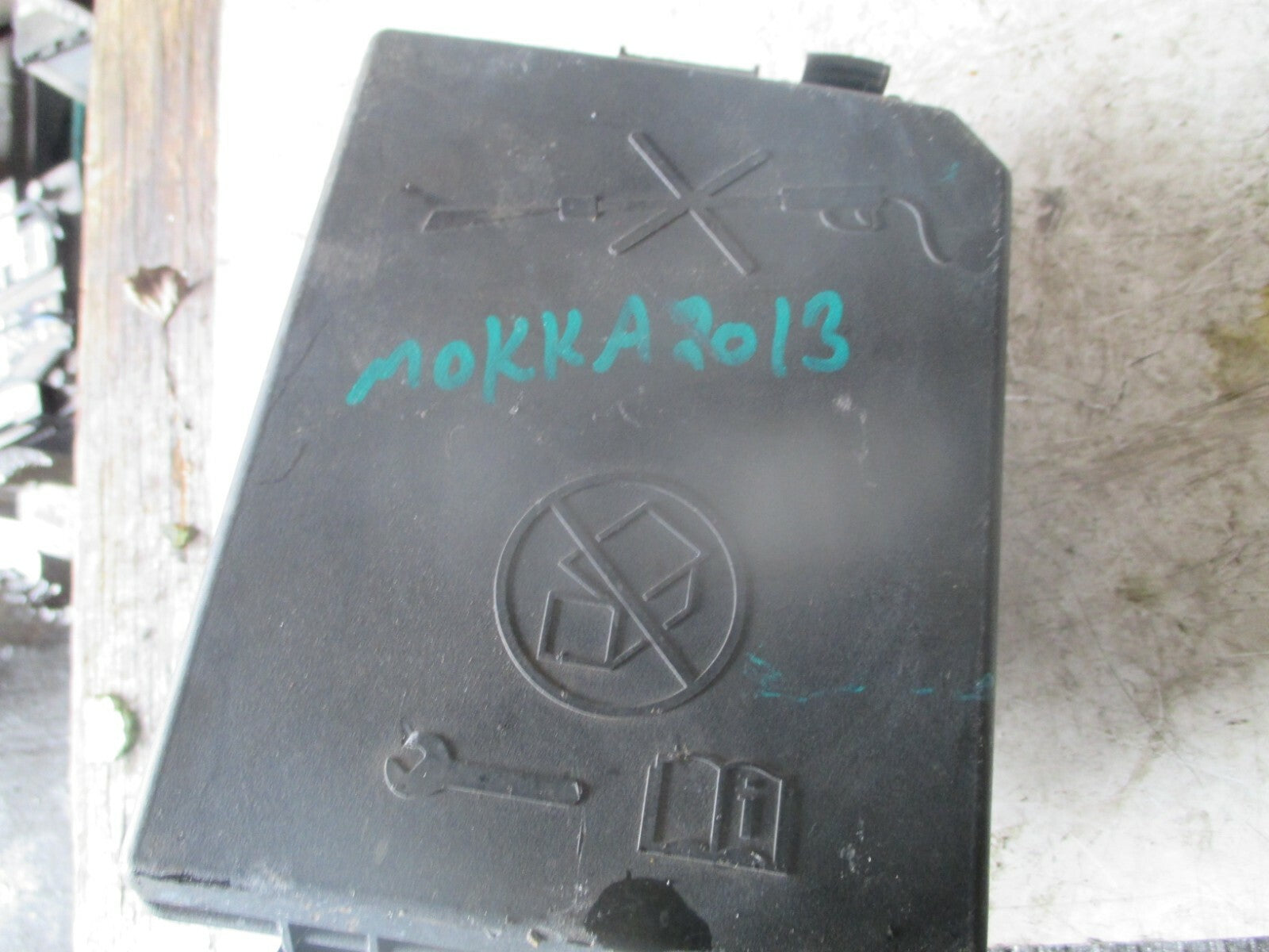 VAUXHALL MOKKA 2013 MK1 J13 FUSE BOX 95363744
