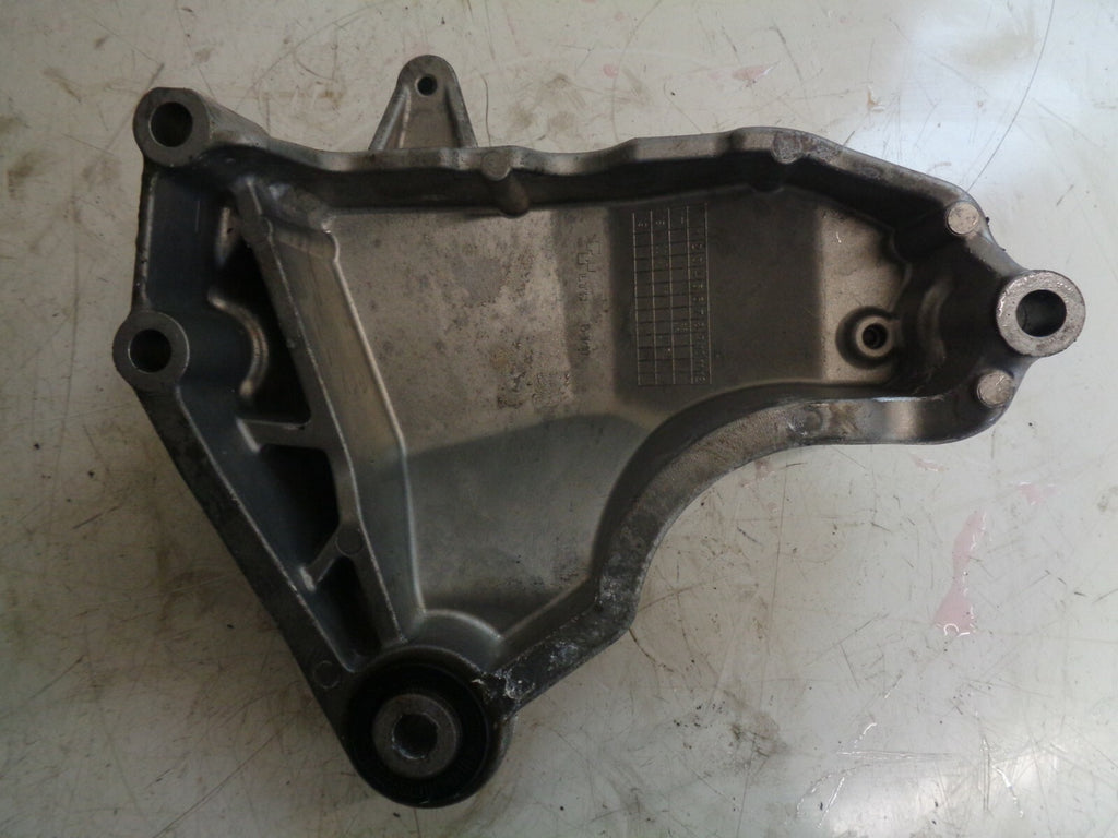 MERCEDES BENZ GLA MK1  X156 2019 1.6 PETROL ENGINE MOUNT BRACKET A2702230002