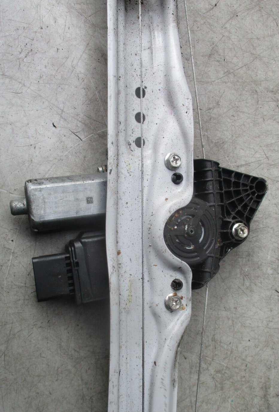 VAUXHALL CROSSLAND FRONT WINDOW MOTOR REGULATOR 0130824272