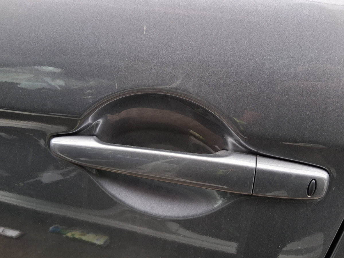 2020 MITSUBISHI ASX NSF PASSENGER SIDE FRONT LEFT EXTERIOR DOOR HANDLE GREY