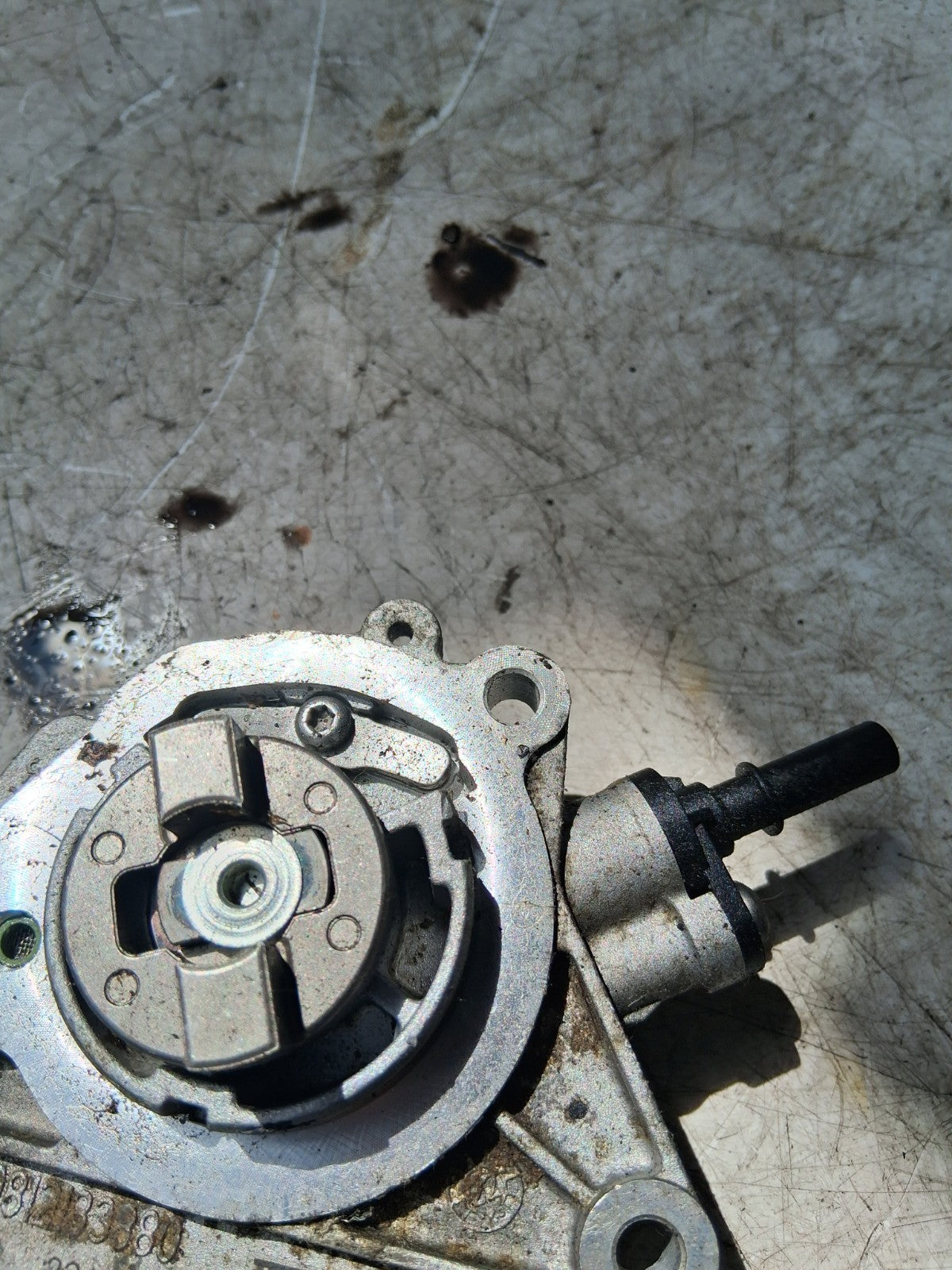 2022 PEUGEOT VACCUM PUMP 9812133880