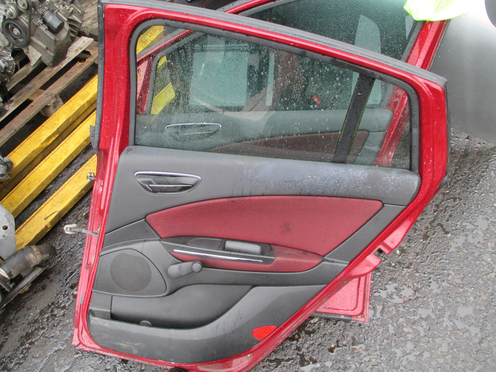 FIAT BRAVO MK2 2009 OSR DRIVER SIDE REAR COMPLETE DOOR RED