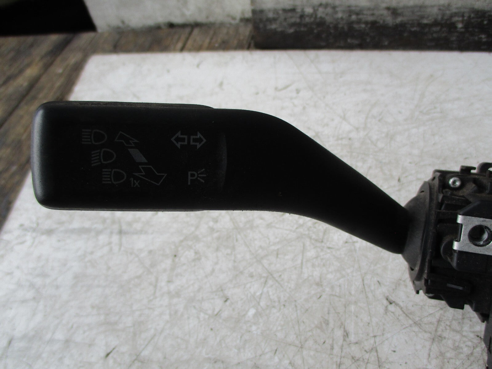 VW VOLKSWAGEN GOLF MK6 2010 WIPER INDICATOR STALK SWITCH SQUIB