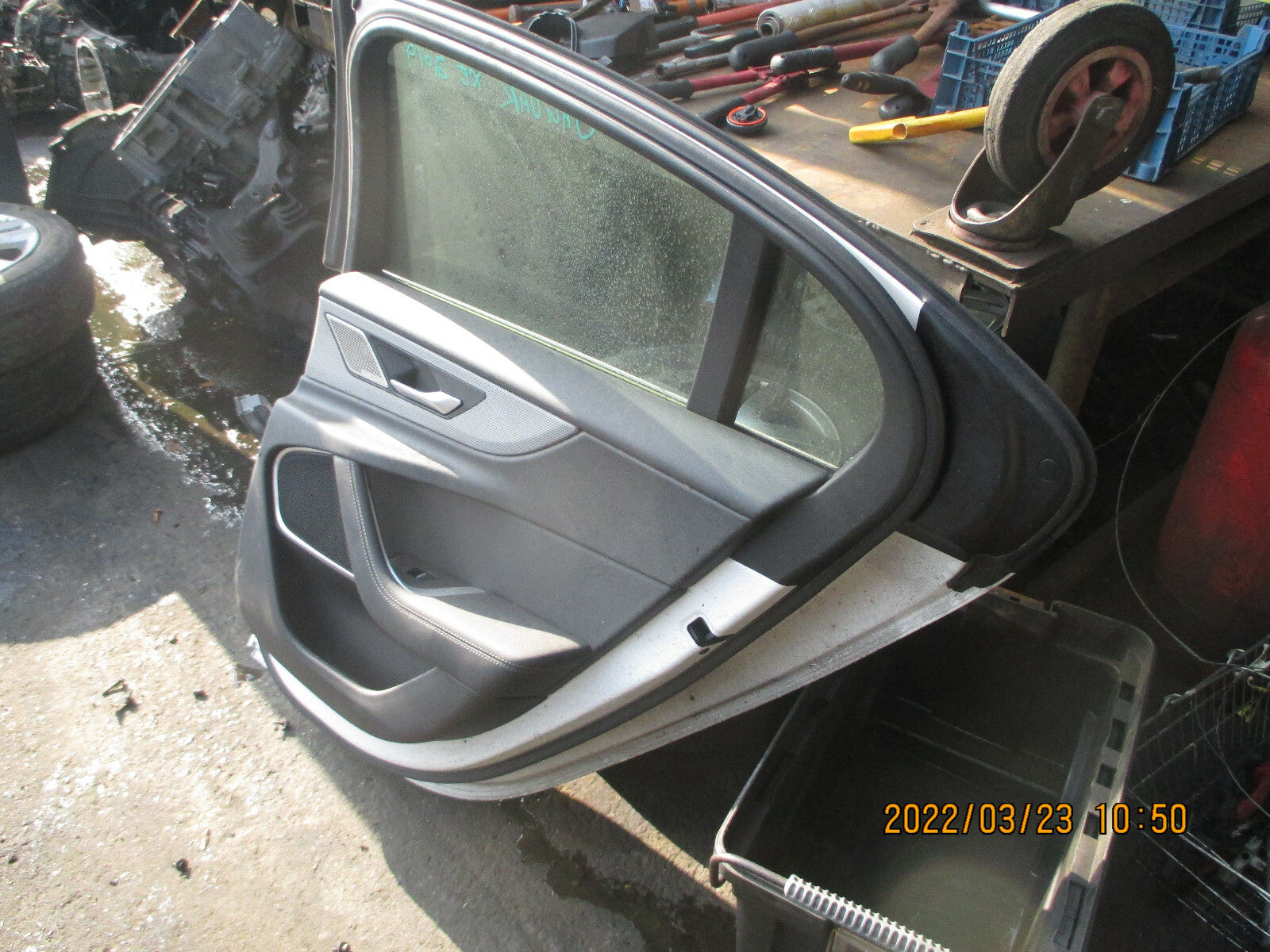 JAGUAR XE 2019 OSR DRIVER SIDE REAR DOOR QUARTER SMALL WINDOW GLASS