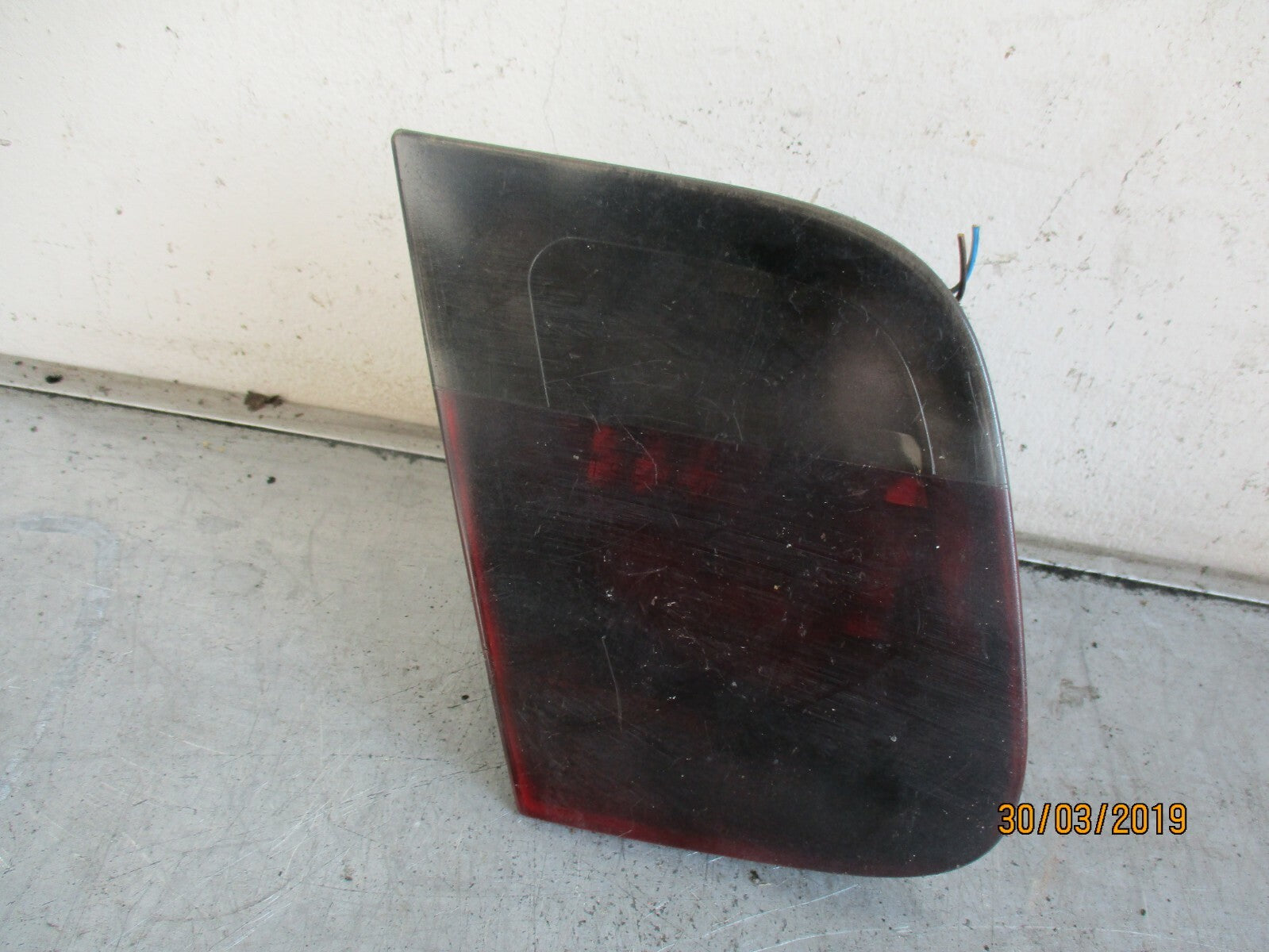 BMW 3 SERIES E46 NSR PASSENGER SIDE INNER TAIL LIGHT REAR 6907937