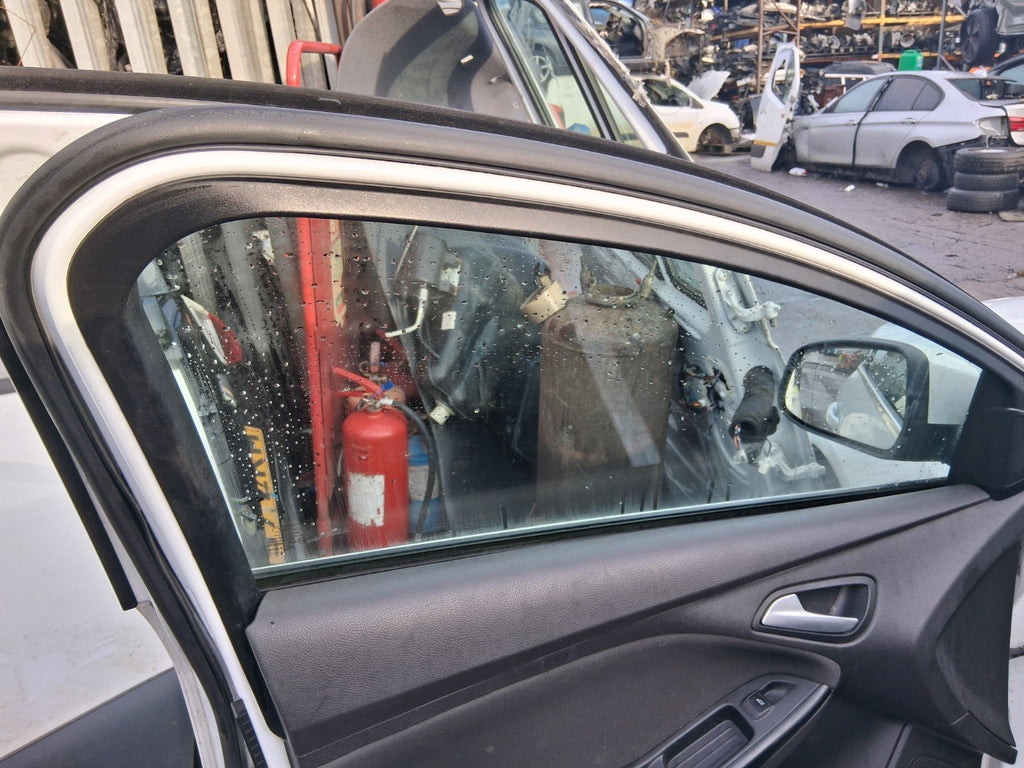 2013 FORD FOCUS MK3 HATCHBACK NSF PASSENGER SIDE FRONT LEFT WINDOW GLASS