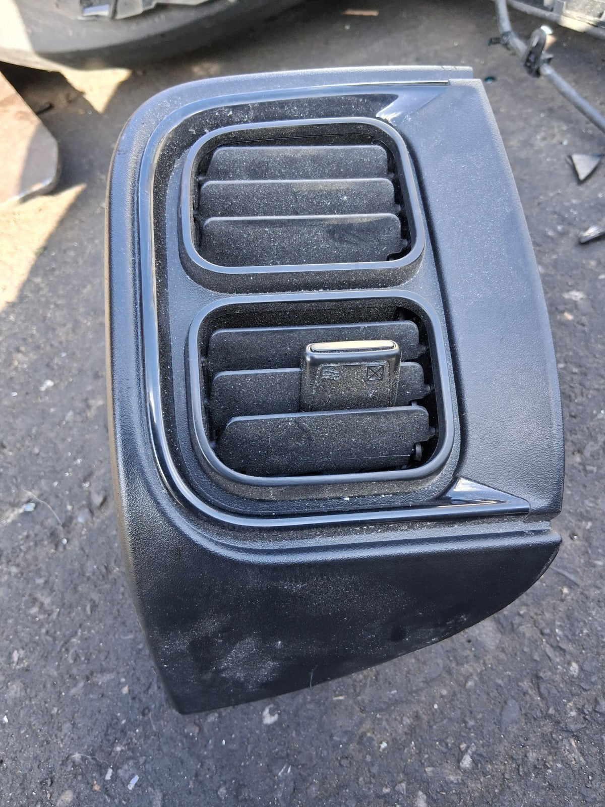 2024 FIAT DUCATO MK3 FACELIFT FRONT DASHBOARD CENTRE AIRVENT PAIR LS396478