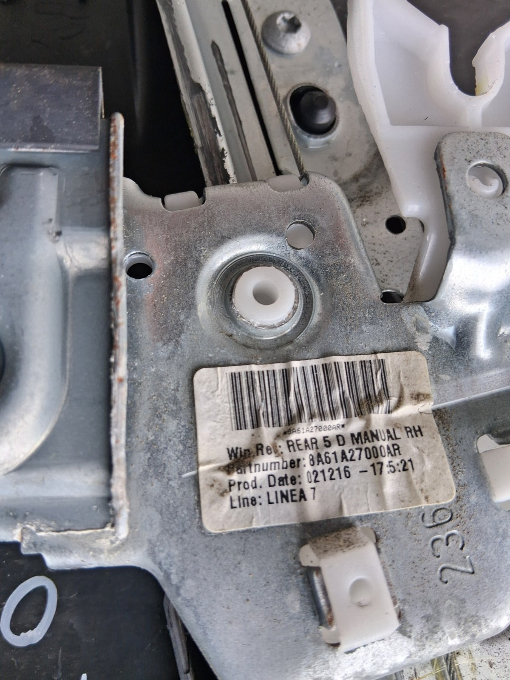 FORD FIESTA MK7 2016 5 DOOR OSR DRIVER SIDE REAR WINDOW REGULATOR 8A61A27000AR