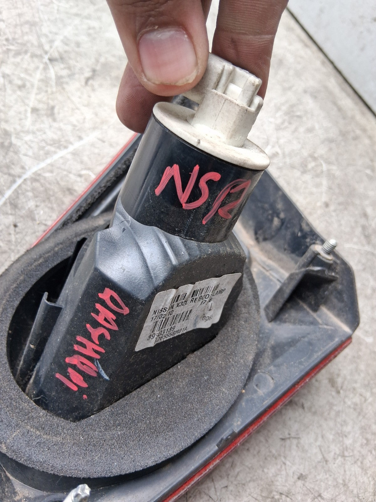NISSAN QASHQAI J10 2012 NSR PASSENGER SIDE REAR LEFT INNER TAIL LIGHT 89503189