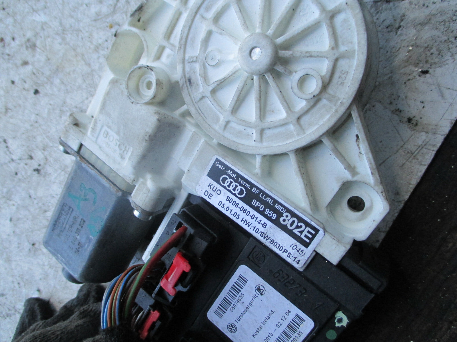 AUDI A3 2005 8P NSF PASSENGER SIDE FRONT WINDOW MOTOR 8P0959802E