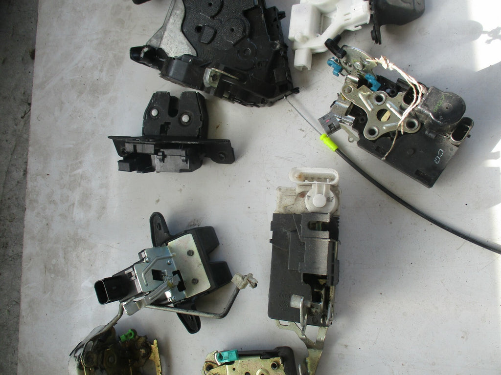 UNKNOWN CAR DOOR & BOOTLID TAILGATE LOCK MECHS JOB LOT