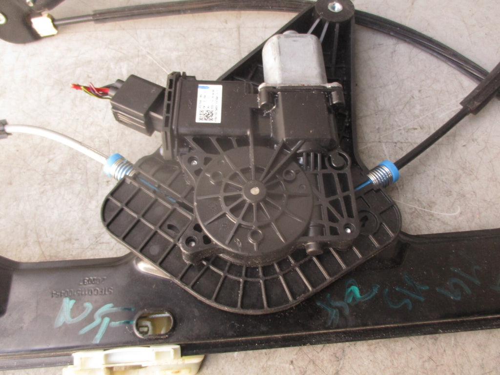 2021 MG HS NSF PASSENGER SIDE FRONT LEFT WINDOW MOTOR & REGULATOR  10367615