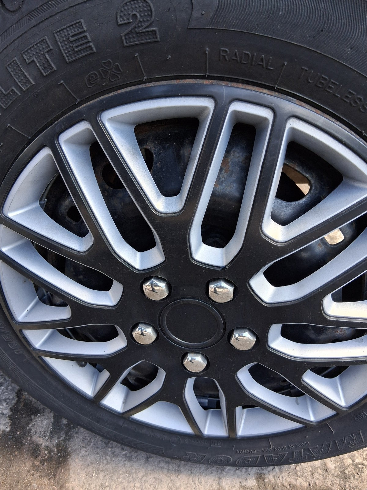 2011 VW VOLKSWAGEN FOX 3 DOOR 14 INCH ALLOY WHEEL WITH TYRE 185/60R14