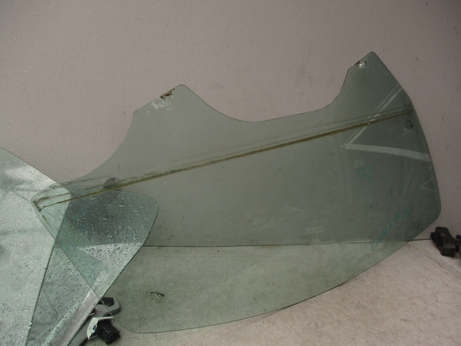 2019 VAUXHALL CORSA E OSF DRIVER SIDE FRONT RIGHT WINDOW DROP GLASS 43R000479