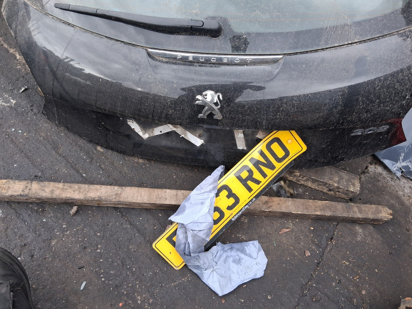 2014 PEUGEOT 208 COMPLETE REAR BOOTLID TAILGATE PEARL BLACK KTV