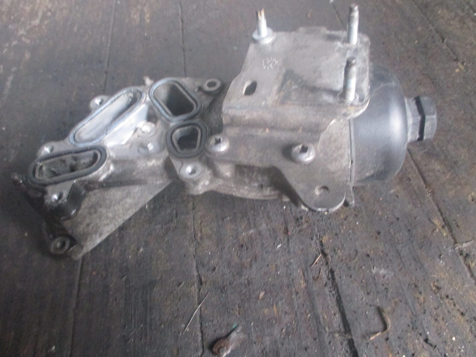 FORD FIESTA 1.6 DIESEL OIL FILTER HOUSING 320003