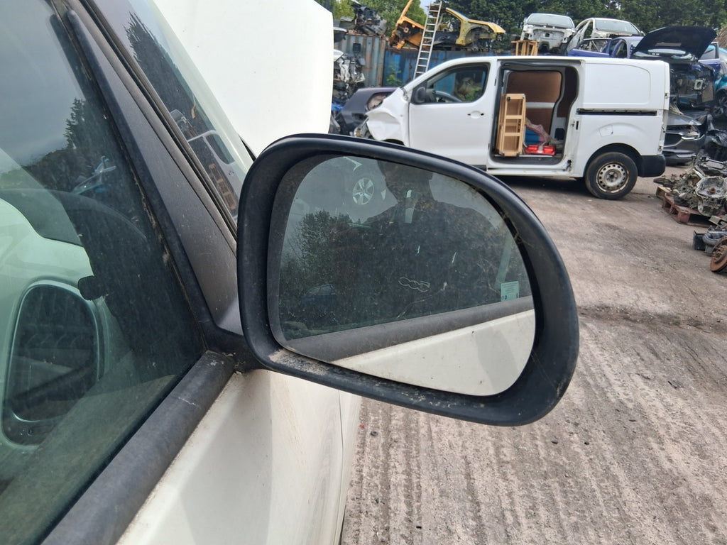 2019 FIAT 500L URBAN OS DRIVER SIDE FRONT MANUAL FOLD WING MIRROR BLACK
