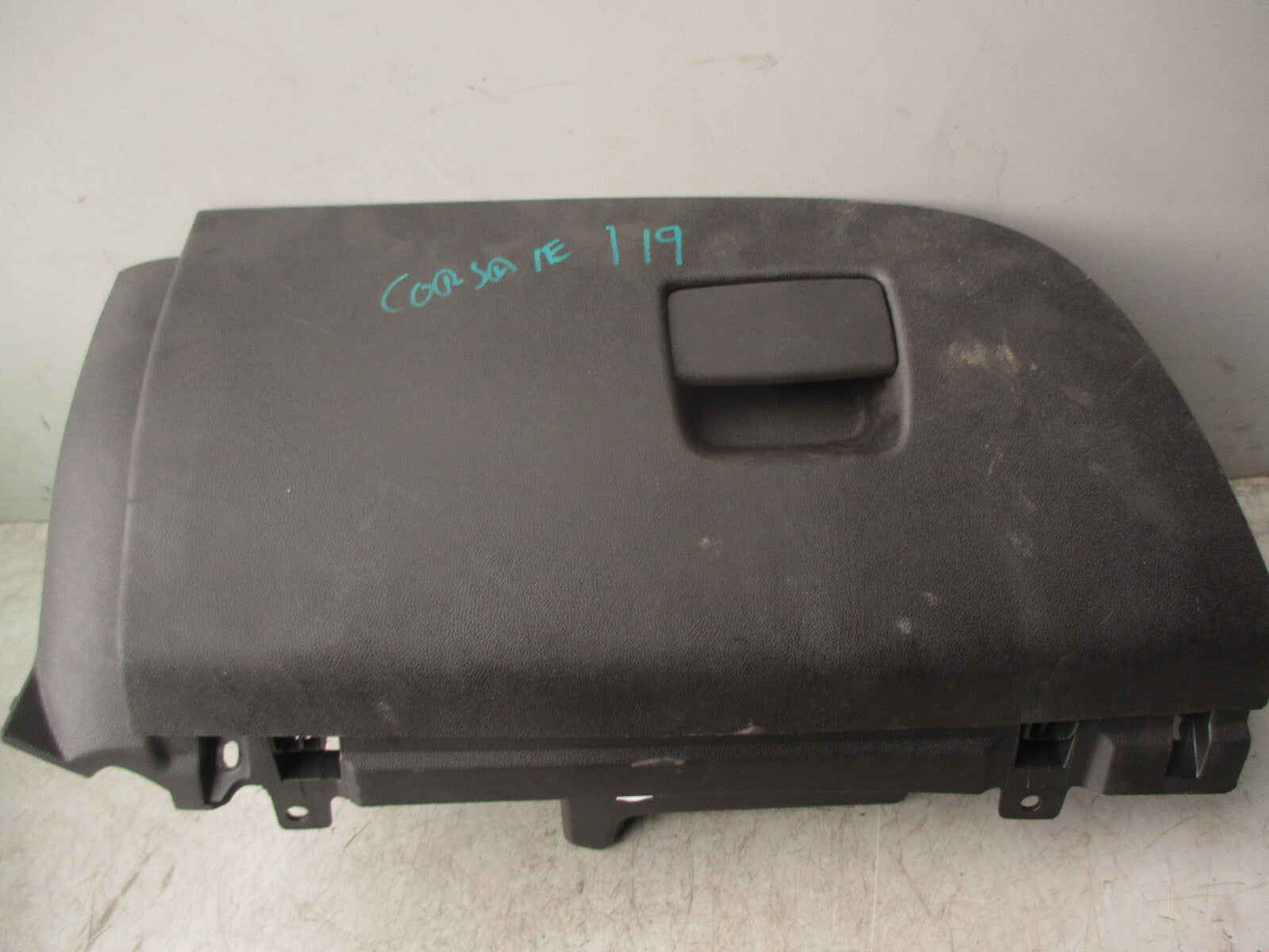 2019 VAUXHALL CORSA E DASHBOARD STORAGE GLOVE STORAGE BOX 13382336