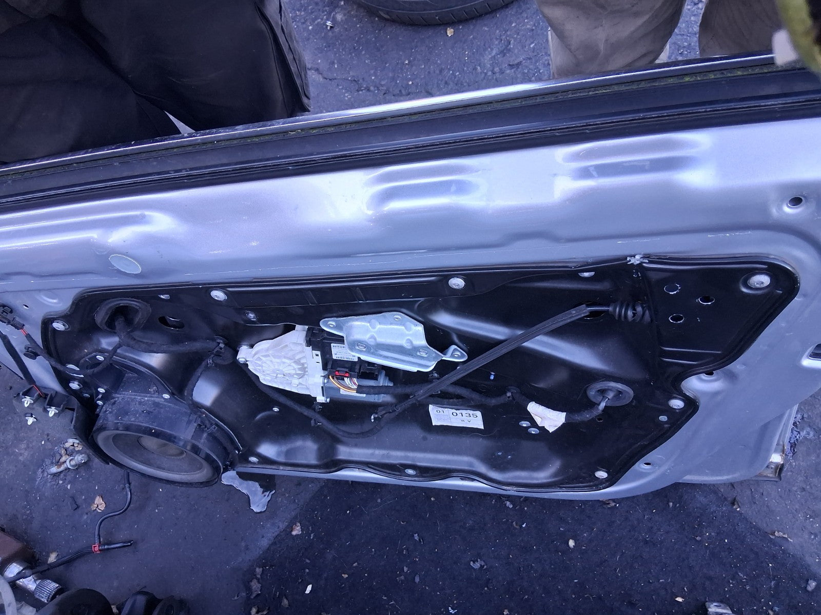 2006 VW VOLKSWAGEN PASSAT B6 ESTATE OSF DRIVER SIDE FRONT RIGHT BARE DOOR SILVER