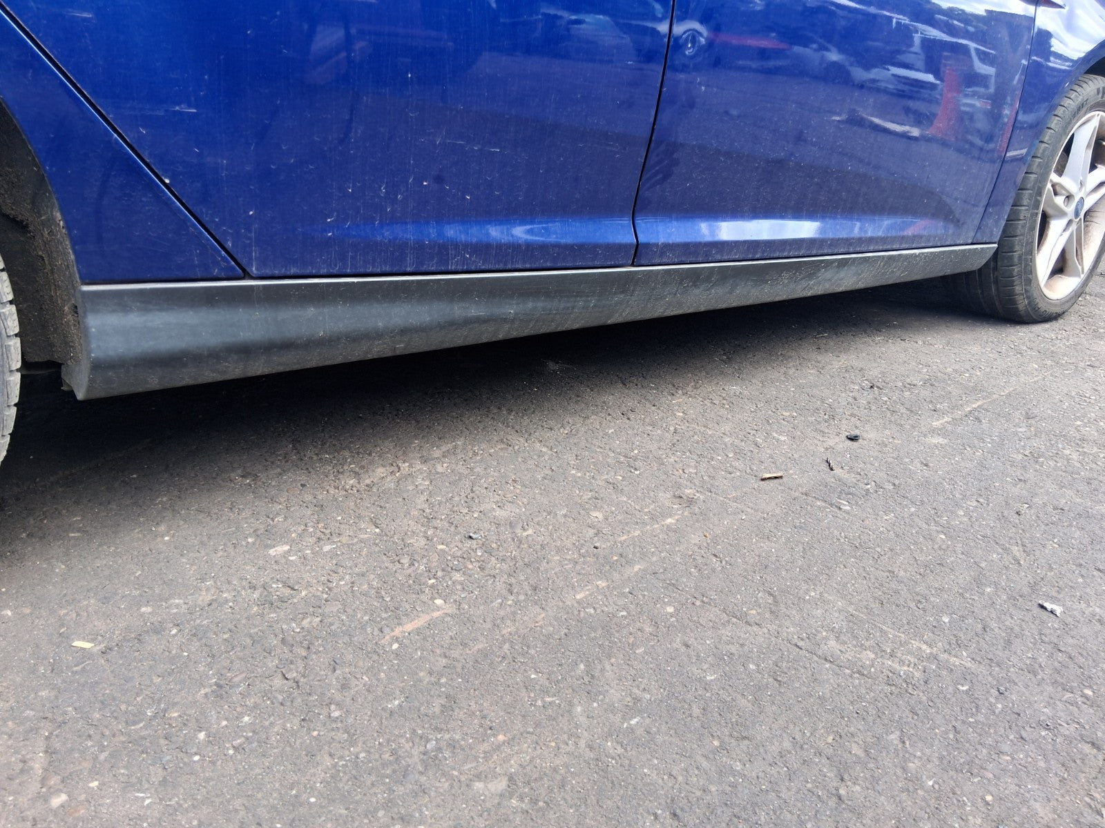 2015 FORD FOCUS MK3 HATCHBACK OS DRIVER SIDE SKIRT VALANCE PLASTIC