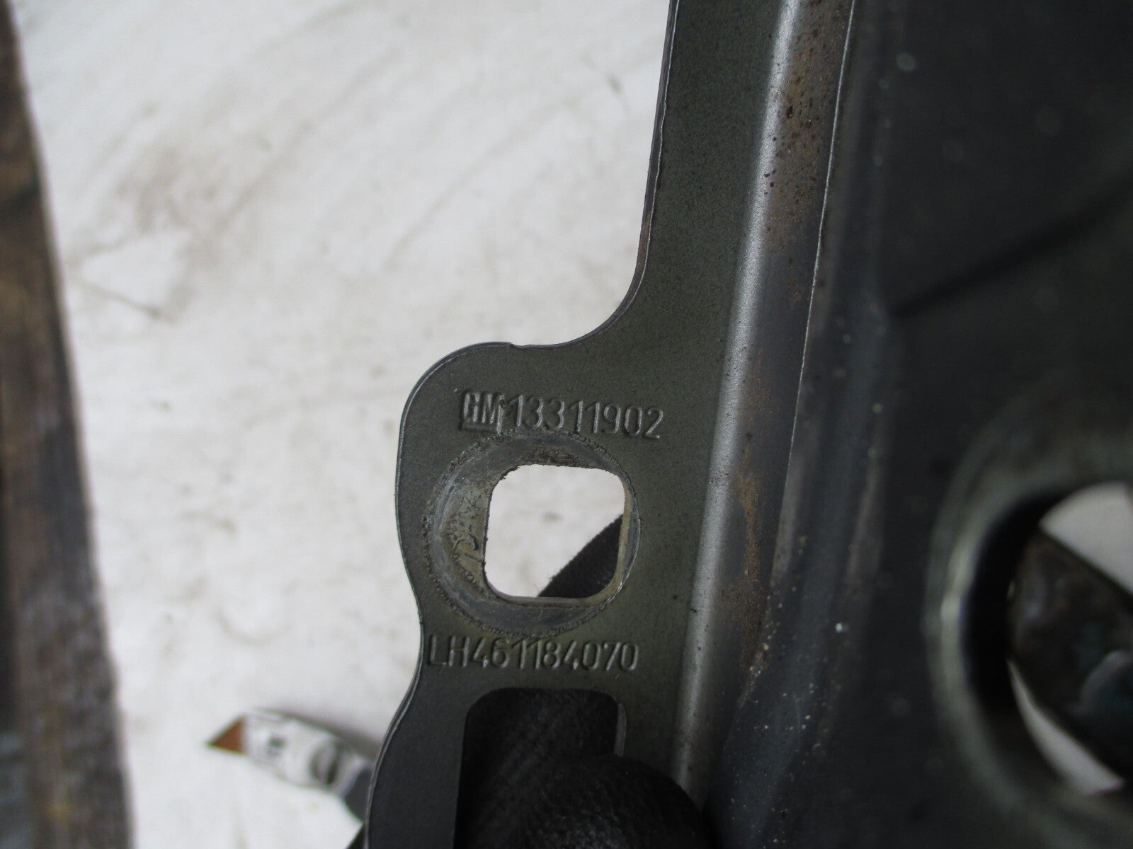VAUXHALL CORSA E 2017 NSF PASSENGER SIDE FRONT BONNET HINGE GREY 13311903