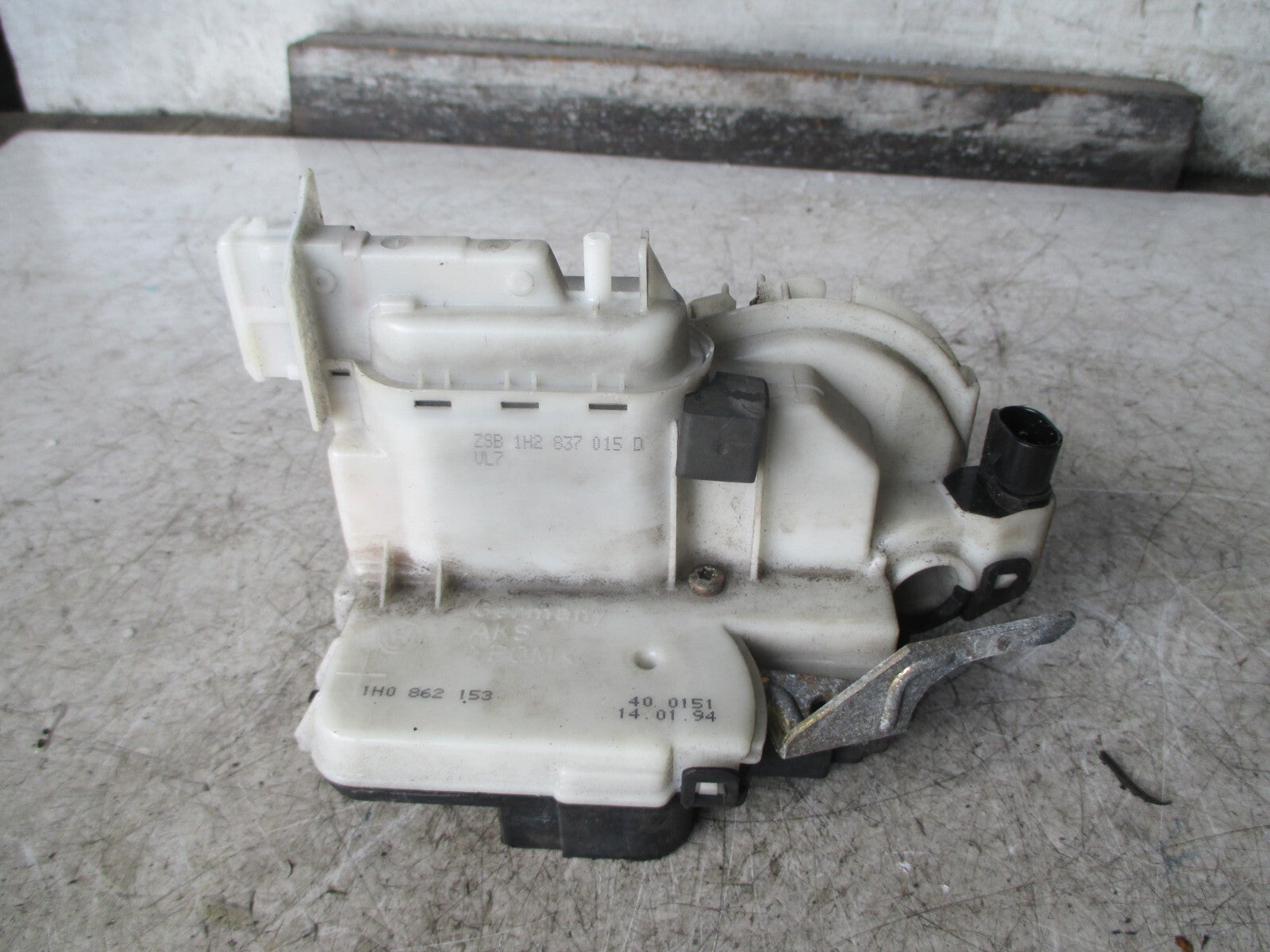 VW VOLKSWAGEN GOLF MK3 NSR PASSENGER SIDE REAR DOOR LOCK