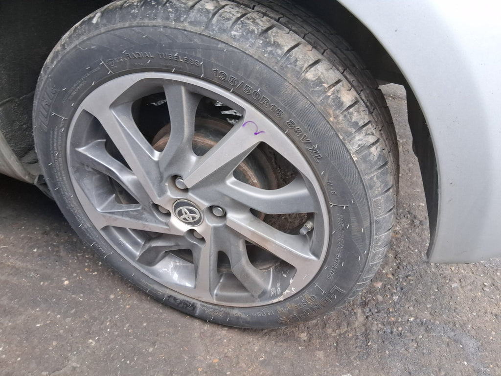 TOYOTA YARIS MK3 2019 16 INCH ALLOY WHEEL WITH TYRE 195/60R16 REF 2