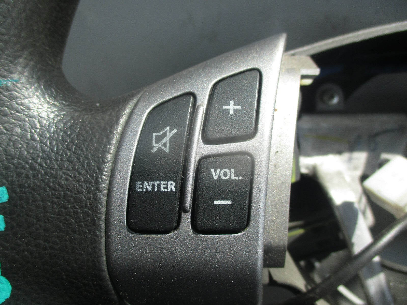 SUZUKI SWIFT MK3 MULTI FUNCTION STEERING WHEEL BLACK