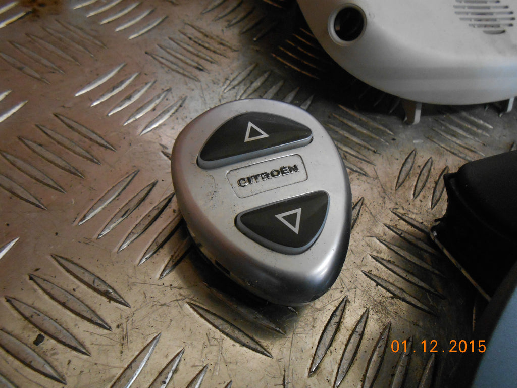 CITROEN C5 2005 INTERIOR LIGHT ASHTRAY STORAGE COMPARTMENT SUSPENSION SWITCH SET