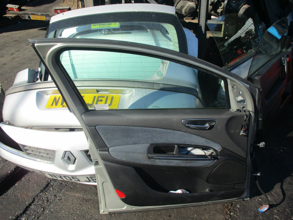 FIAT BRAVO MK2 5 DOOR NSF PASSENGER SIDE FRONT DOOR 272/B AVORIO VANITOSO