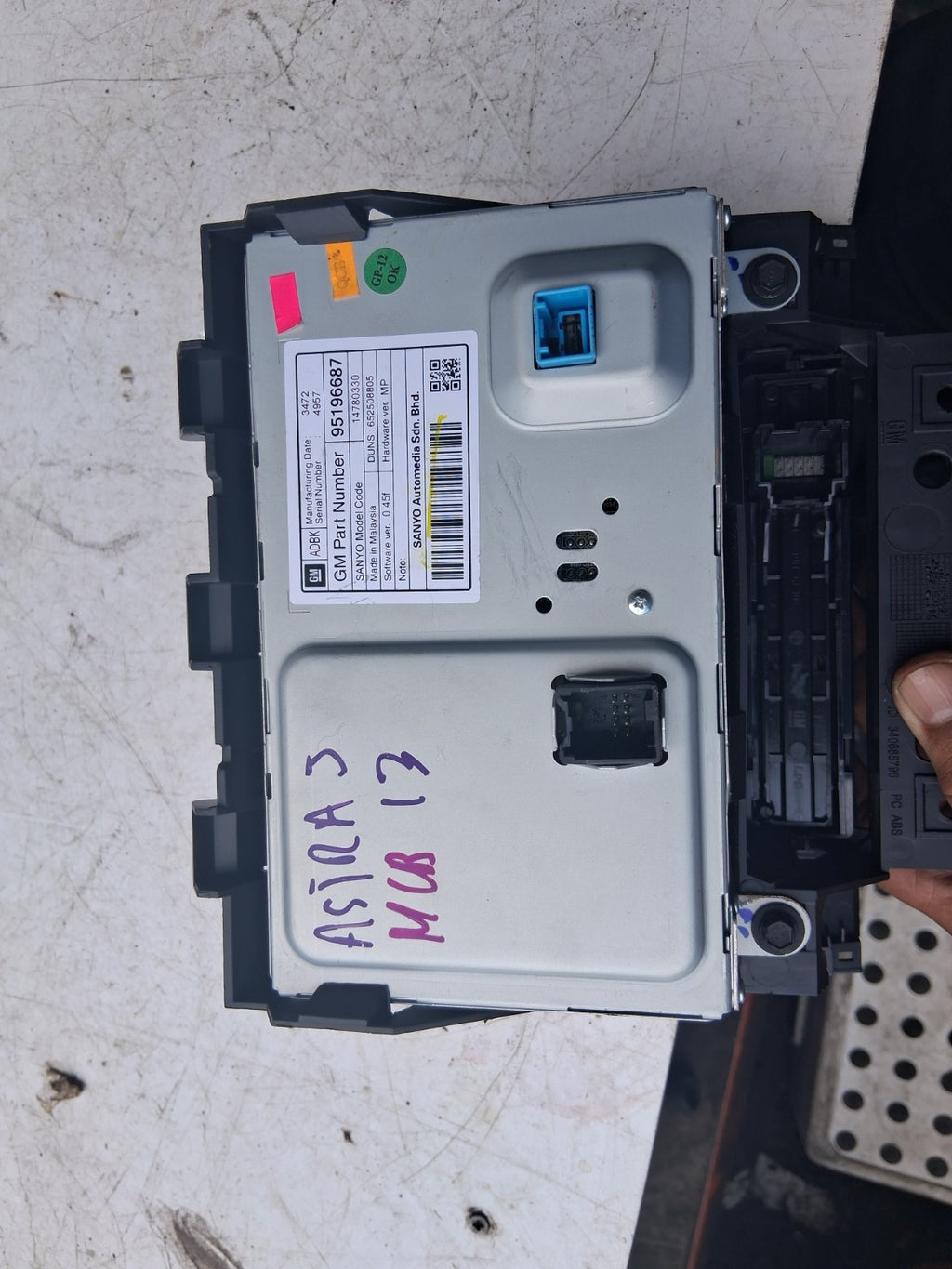 2013 VAUXHALL ASTRA J LCD SCREEN DISPLAY HEAD UNIT 95196687