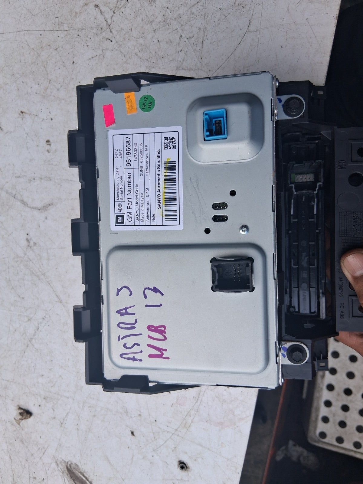 2013 VAUXHALL ASTRA J LCD SCREEN DISPLAY HEAD UNIT 95196687