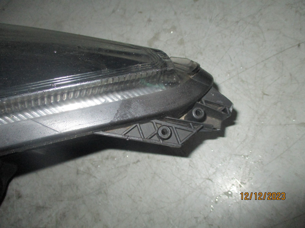 VAUXHALL INSIGNIA 2014 FACELIFT OSF DRIVER FRONT HEADLIGHT 13409909 BROKEN TABS