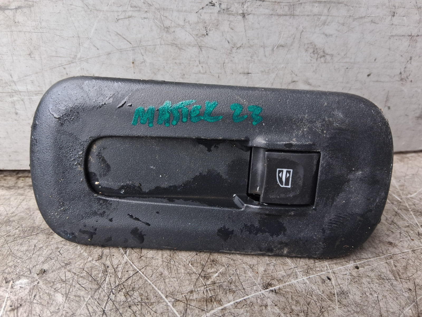 2023 RENAULT MASTER MK3 NSF PASSENGER SIDE FRONT WINDOW CONTROL SWITCH 2444203X