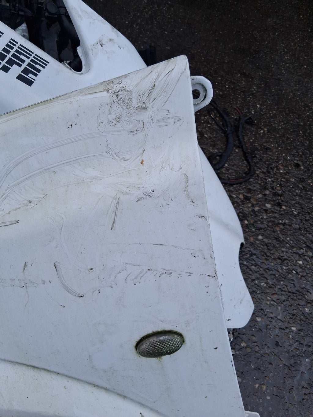 MERCEDES BENZ VITO W639 2007 NSF PASSENGER SIDE FRONT WING PANEL WHITE