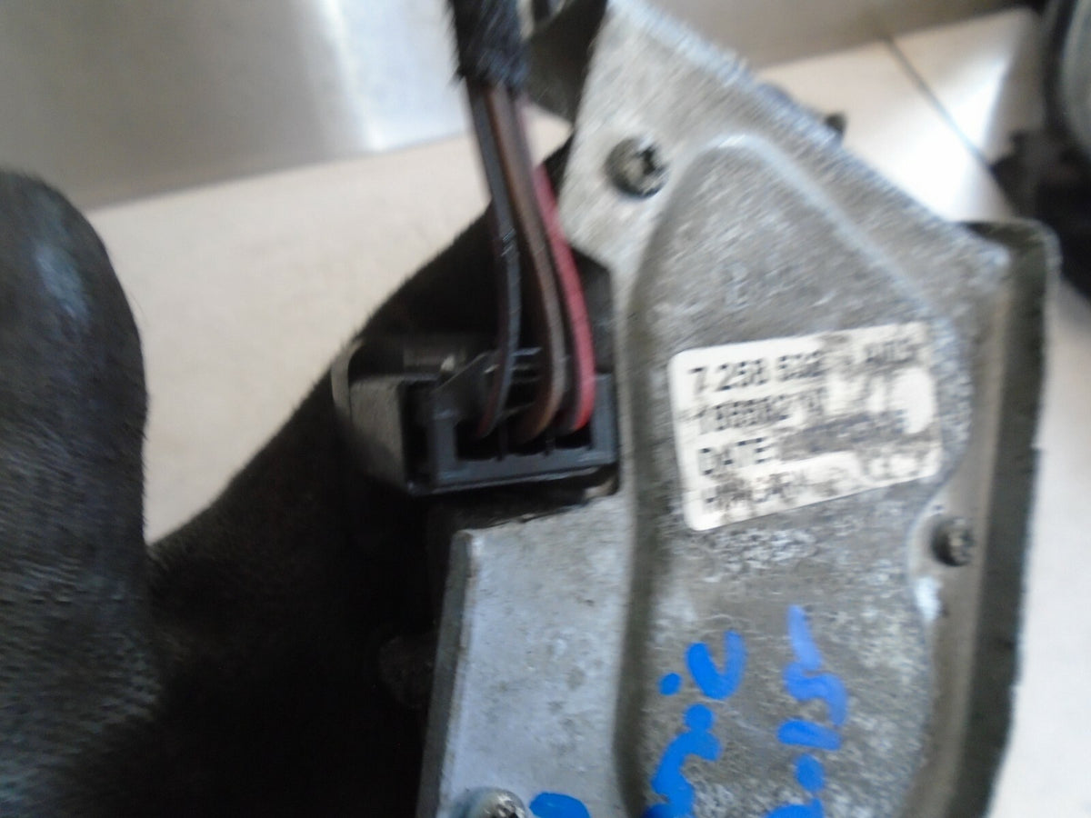 BMW 1 SERIES 2015 F20 F21 REAR WIPER MOTOR 7258532