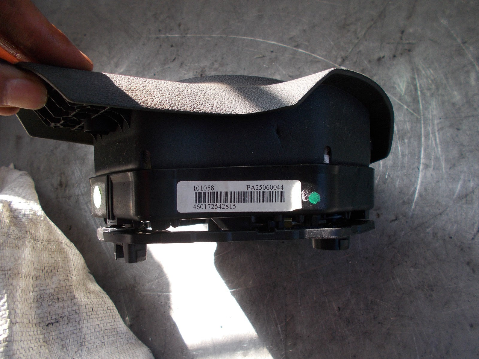 VAUXHALL CORSA D PRE FACELIFT 2006-2011 STEERING WHEEL AIR BAG 4 PIN PA25060044