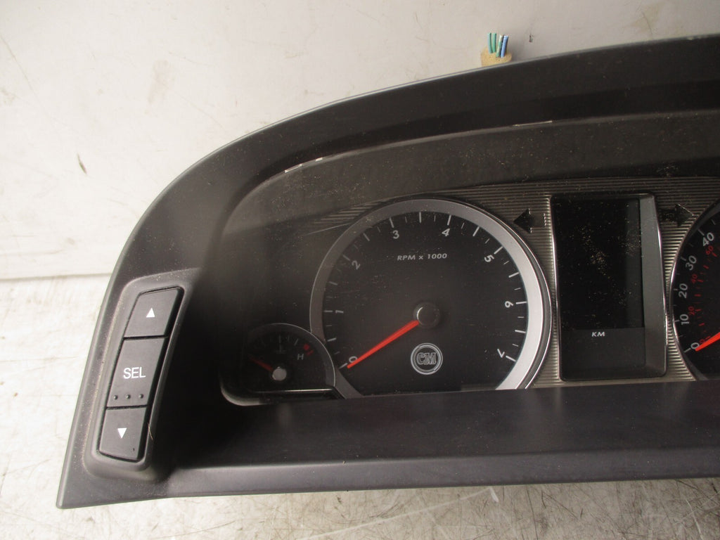 2010 FORD DORCHESTER COLEMAN MILNE SPEEDOMETER INSTRUMENT CLUSTER 8R2910849