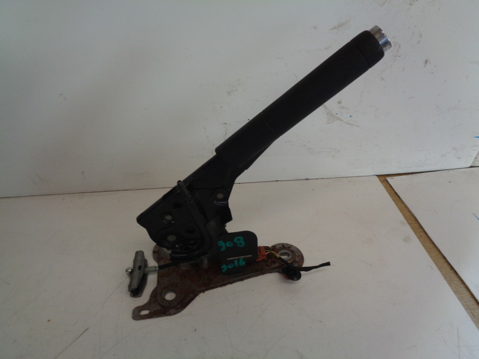 PEUGEOT 208 2016 MK1 1.0 PETROL MANUAL HANDBRAKE HANDLE 98062965ZD