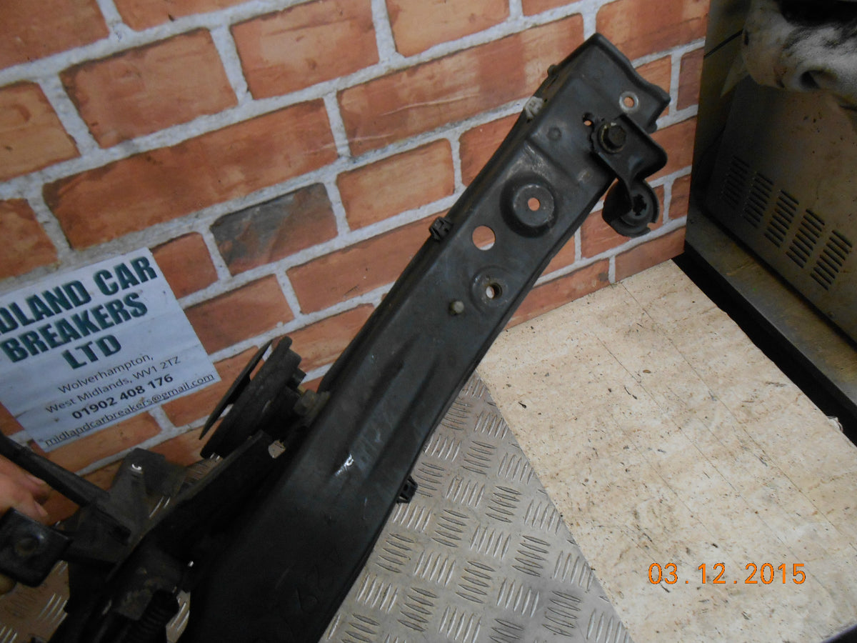TOYOTA AVENSIS 2003 T25 HATCHBACK FRONT SLAM PANEL SUPPORT BRACE BONNET CATCH