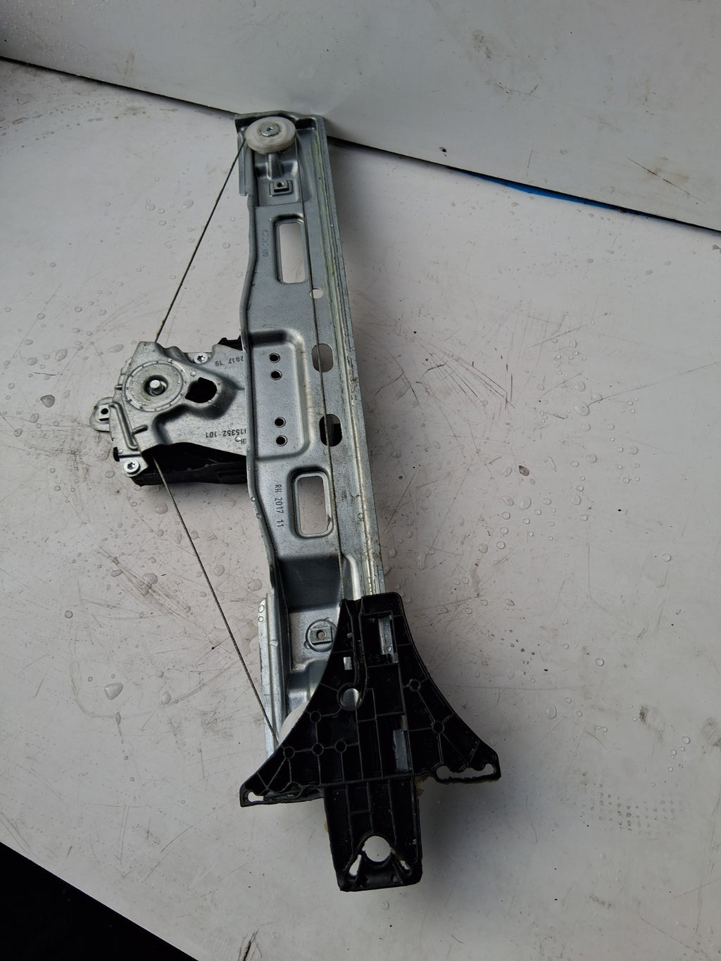2017 VAUXHALL C ZAFIRA RIGH NEAR DRIVER SIDE WINDOW REGULATOR 915352101