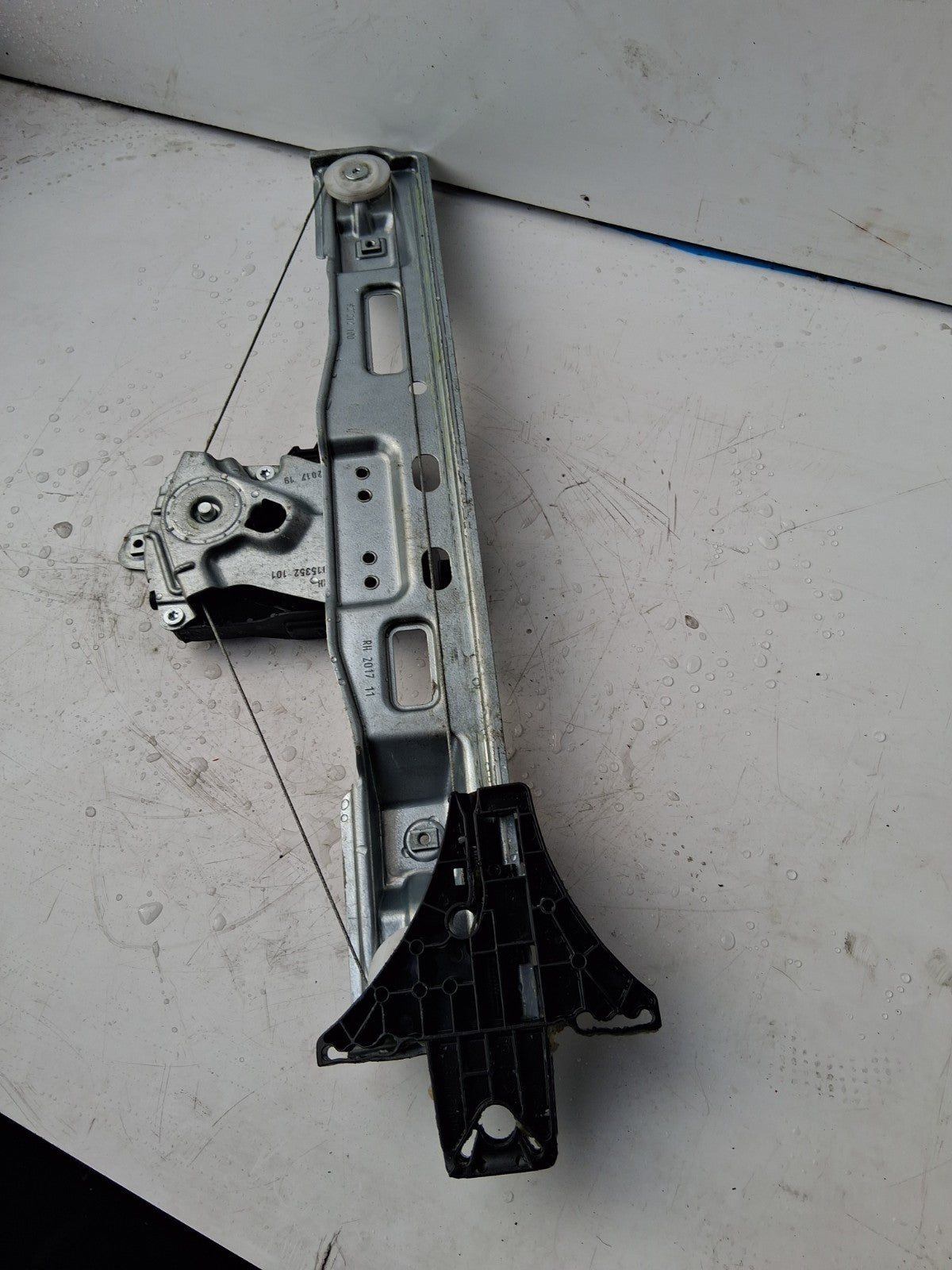 2017 VAUXHALL C ZAFIRA RIGH NEAR DRIVER SIDE WINDOW REGULATOR 915352101