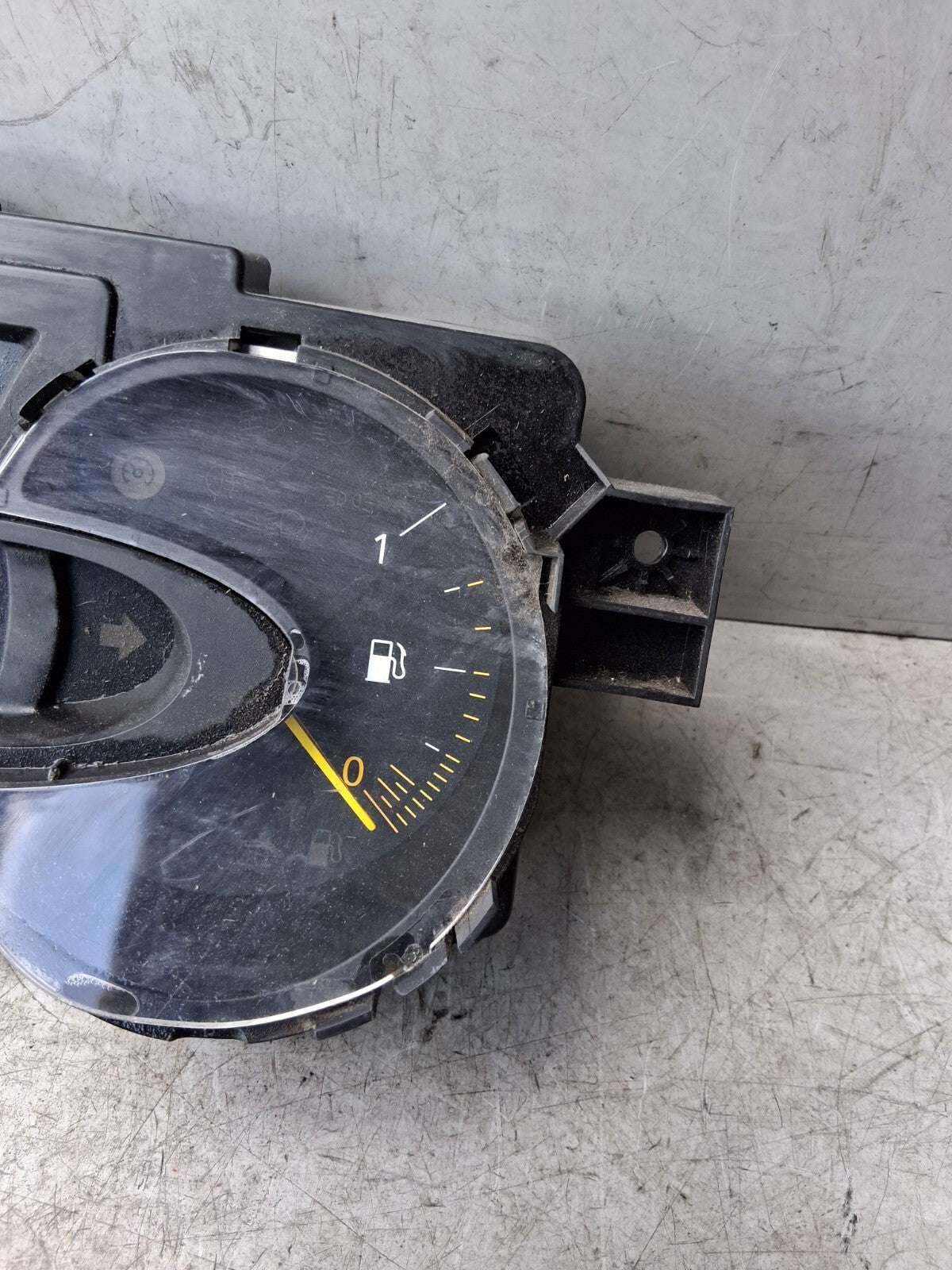 RENAULT CAPTUR 2014 1.5 DIESEL SPEEDO METER INSTRUMENT CLUSTER GAUGE 248100919R