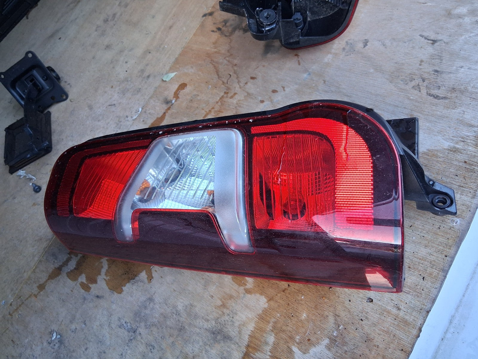 2024 VAUXHALL COMBO E K9 NSR PASSENGER SIDE REAR LEFT TAIL LIGHT 9820554880